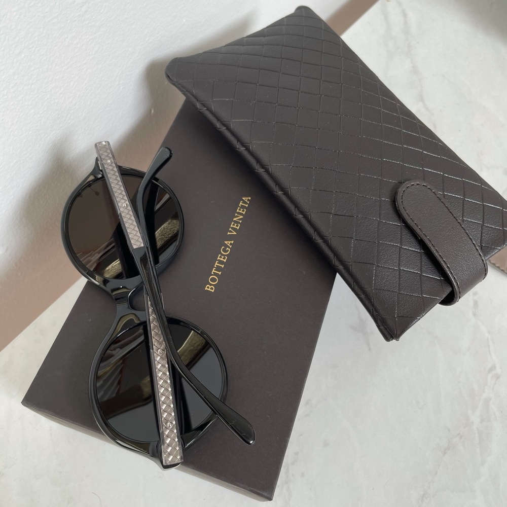 COPY - Bottega Veneta brand new sunglasses with box and leather pouch.